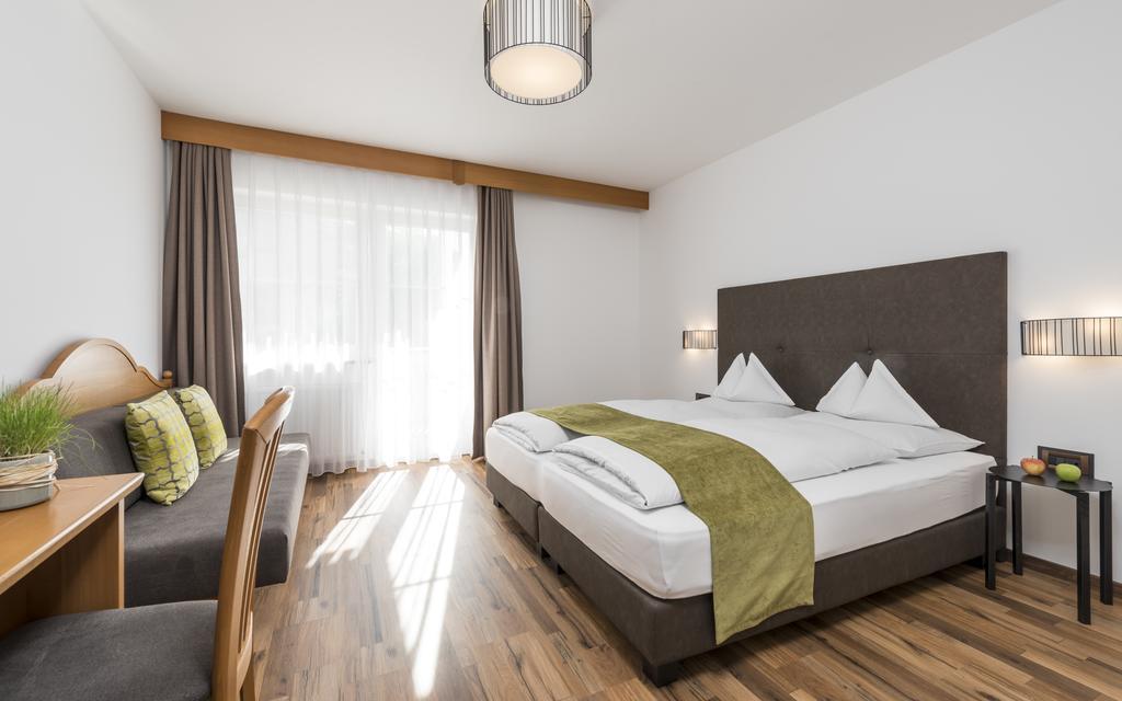 Hotel Vinschgerhof Silandro Zewnętrze zdjęcie